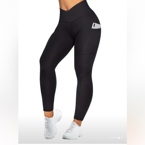NEW V waist black pocketed yoga stretch pants - Picture 5 of 9